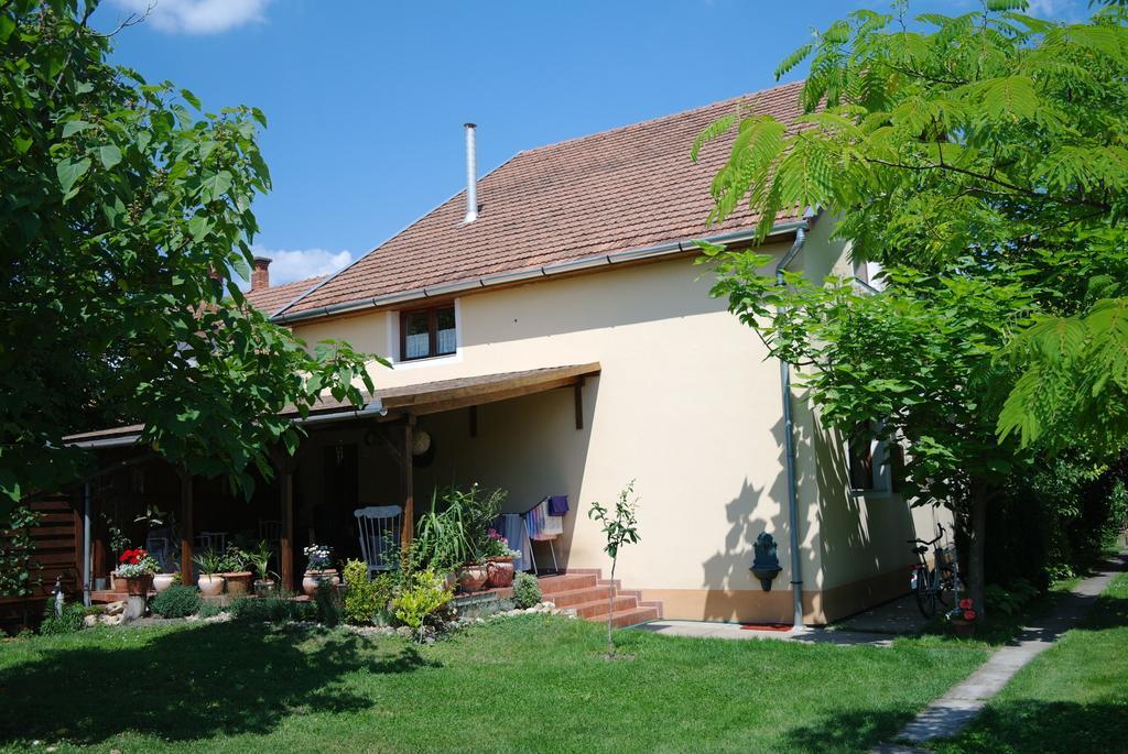 Nora Apartman Gyula Exterior photo